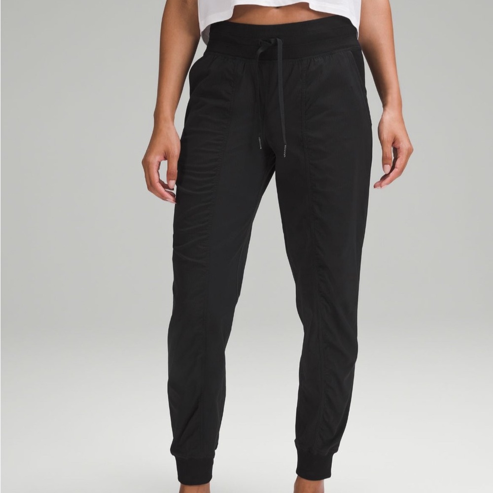 lululemon dance studio mid-rise jogger size 6